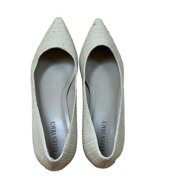 Ellen Tracy Page Pointed Toe Kitten Heel Cream Women’s Size 9.5 - Picture 10 of 11